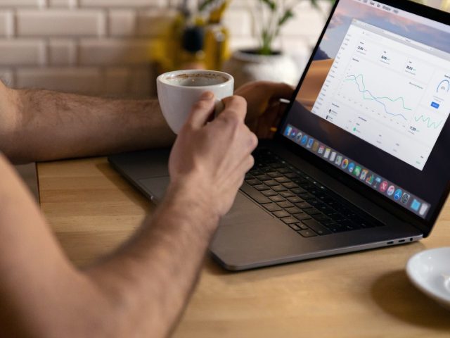 Yomoni ou Nalo : quel robo-advisor choisir